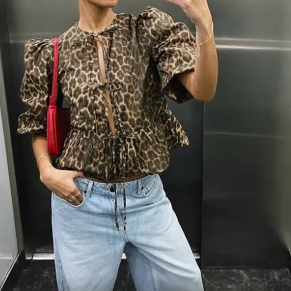 ASOS design top size small never worn cheetah print